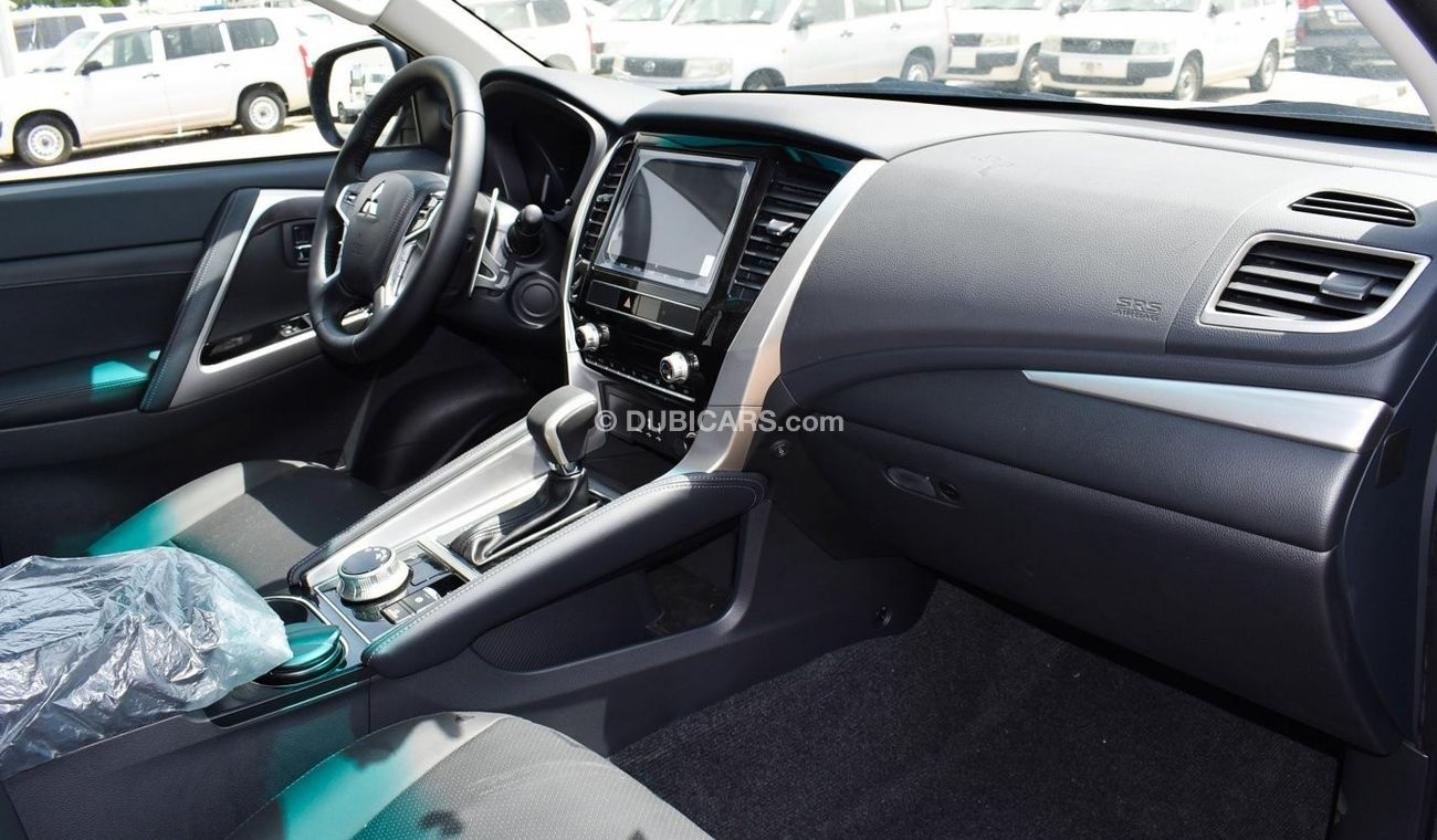 Mitsubishi Montero Montero Sport 2021 3.0L E72+ | GCC specs 4x4 (Sunroof/Heating Seats) | Brown/Black Leather Interior