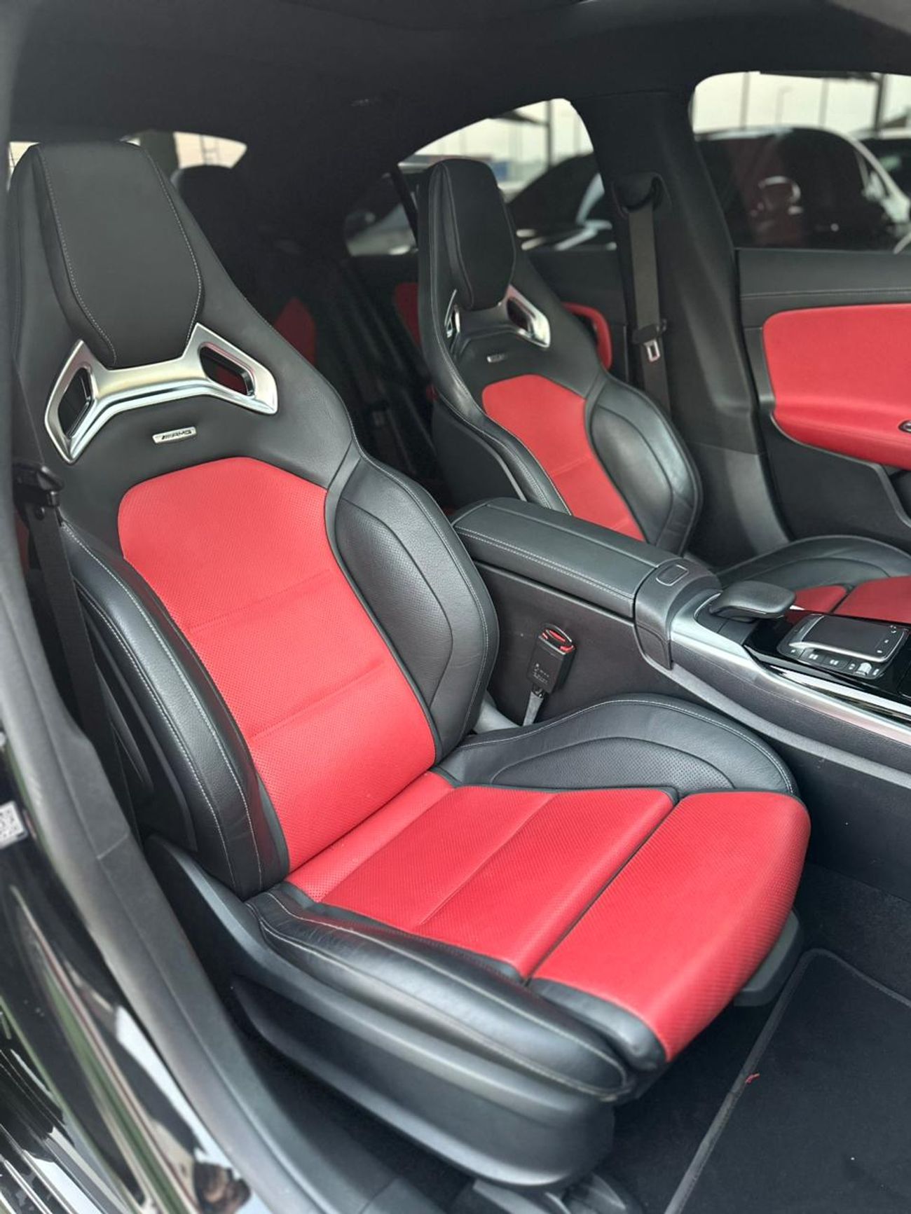 Mercedes-Benz CLA 35 AMG MERCEDES BENZ AMG CLA35 GCC 55 EDITION FULL OPTION FULL SERVICE HISTORY UNDER WARRANTY