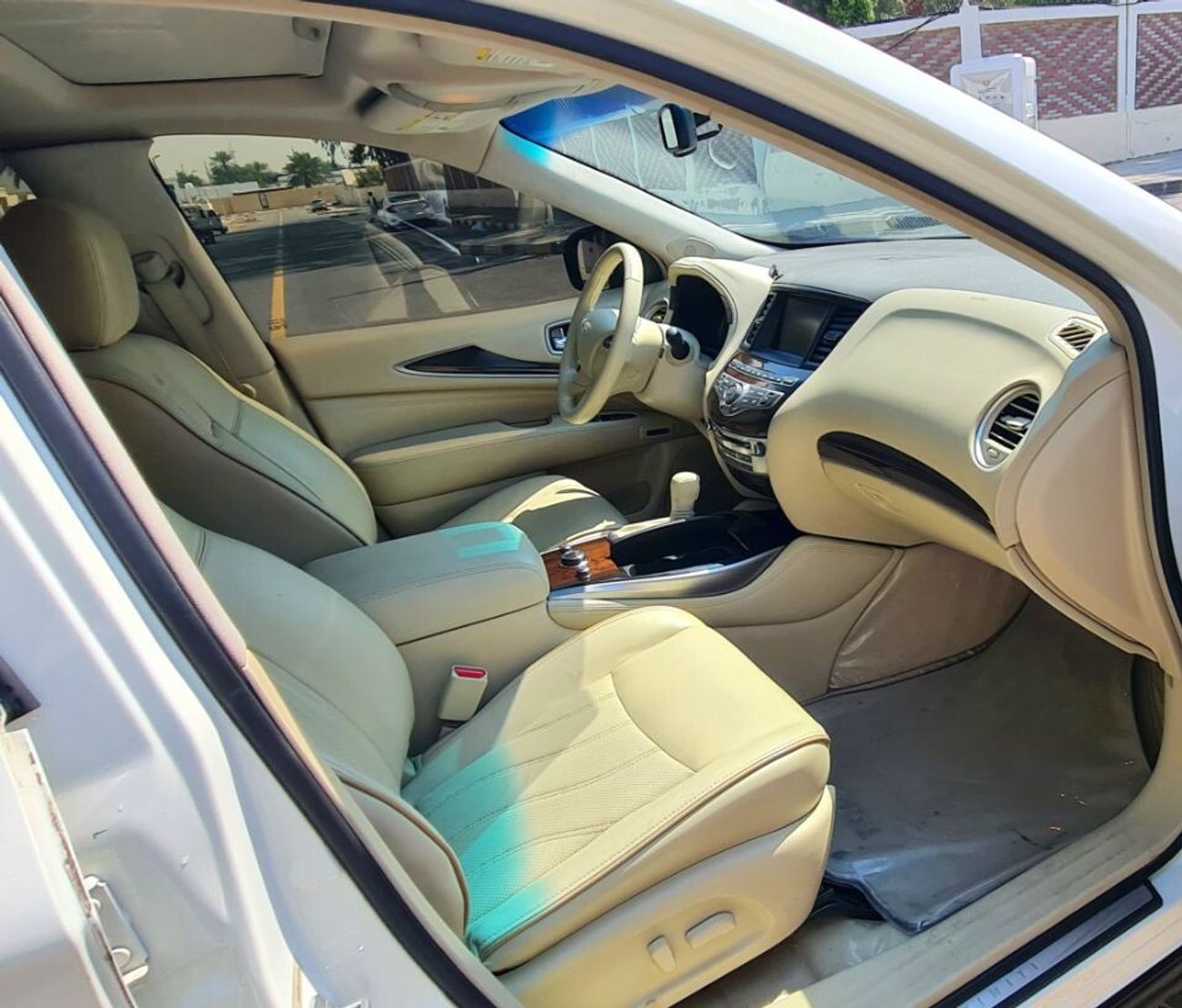 Infiniti JX35 Infiniti jx35 gcc 2013 full option