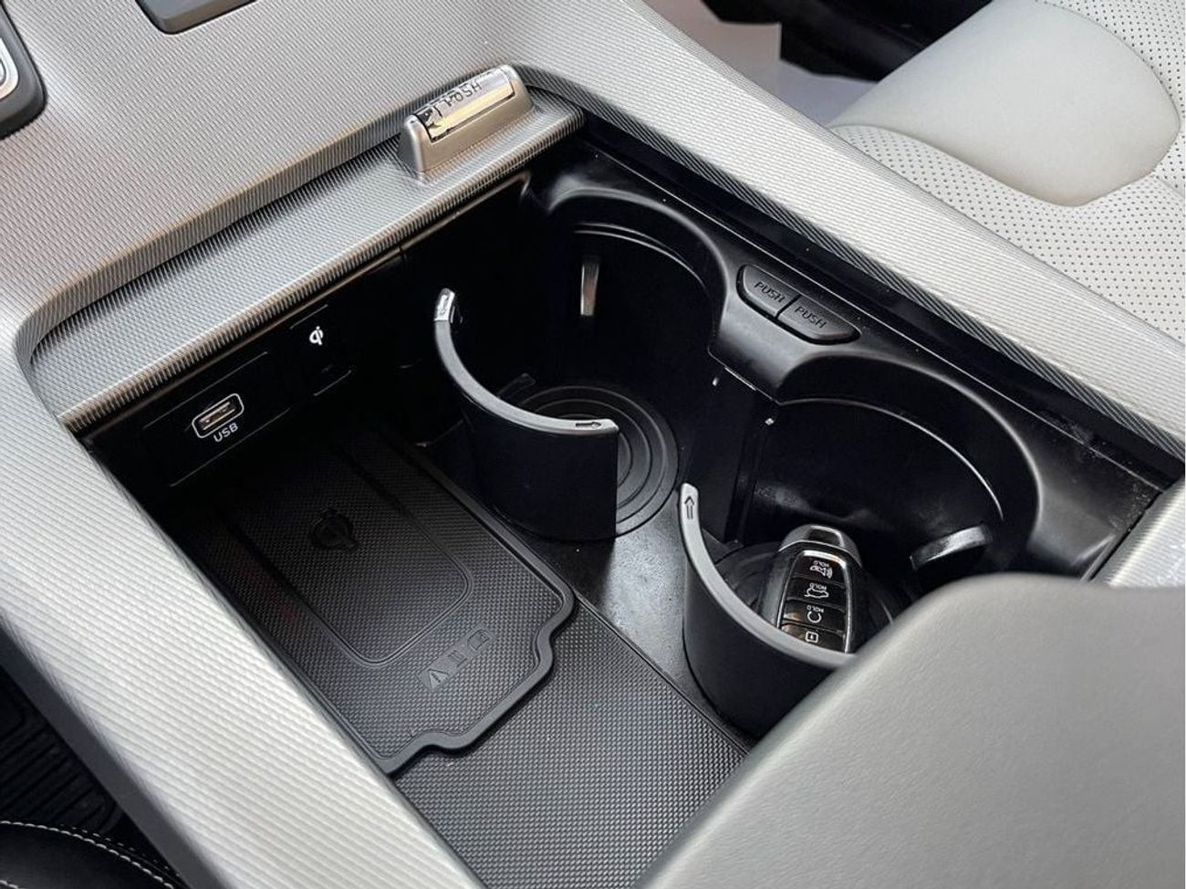 هيونداي باليساد Premium - Nappa 3.8L 2022 HYUNDAI PALISADE IMPORTED FROM USA