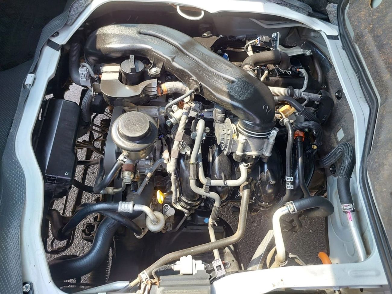 Toyota Hiace TOYOTA HIACE COMMUTER VAN RHD 2017 MODEL 2.7 L PETROL AUTOMATIC(PM77975)