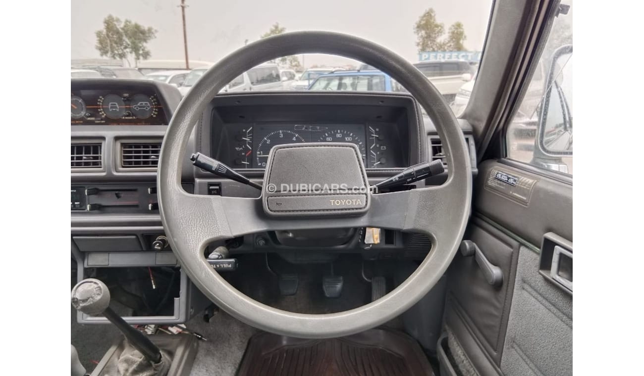Toyota Hilux TOYOTA HILUX PICK UP RIGHT HAND DRIVE (PM1554)