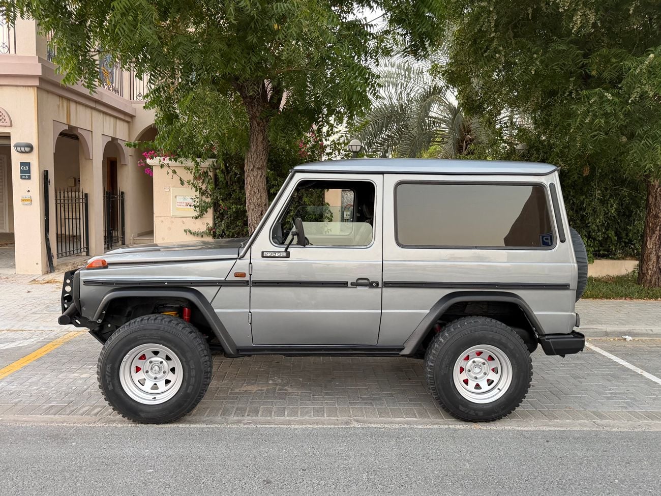 مرسيدس بنز G 320 Mercedes-Benz G-Class G230 Automatic | Petrol