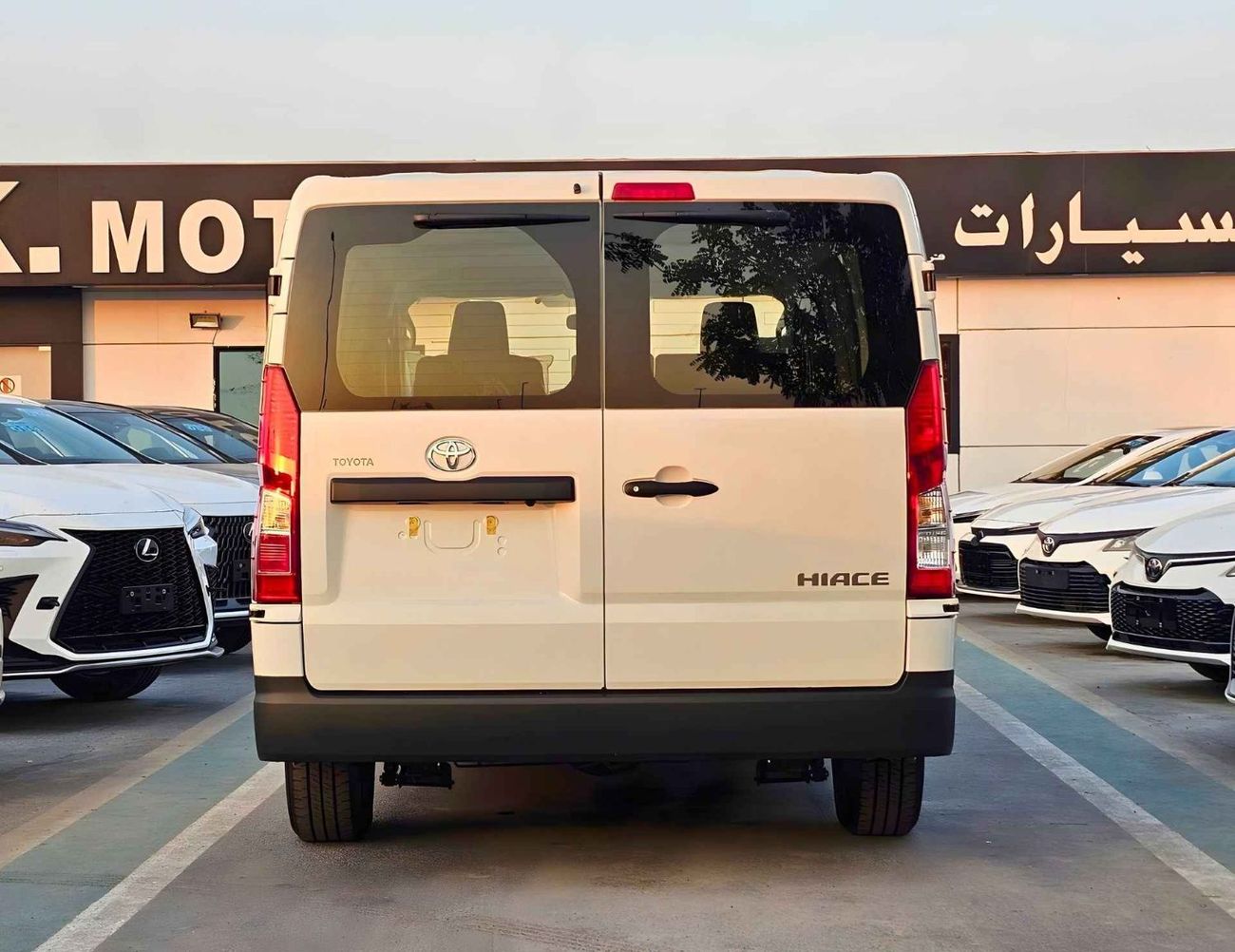 Toyota Hiace CARGO / 3.5L PETROL V6 A/T / REAR CAMERA (CODE # HCPMB2)