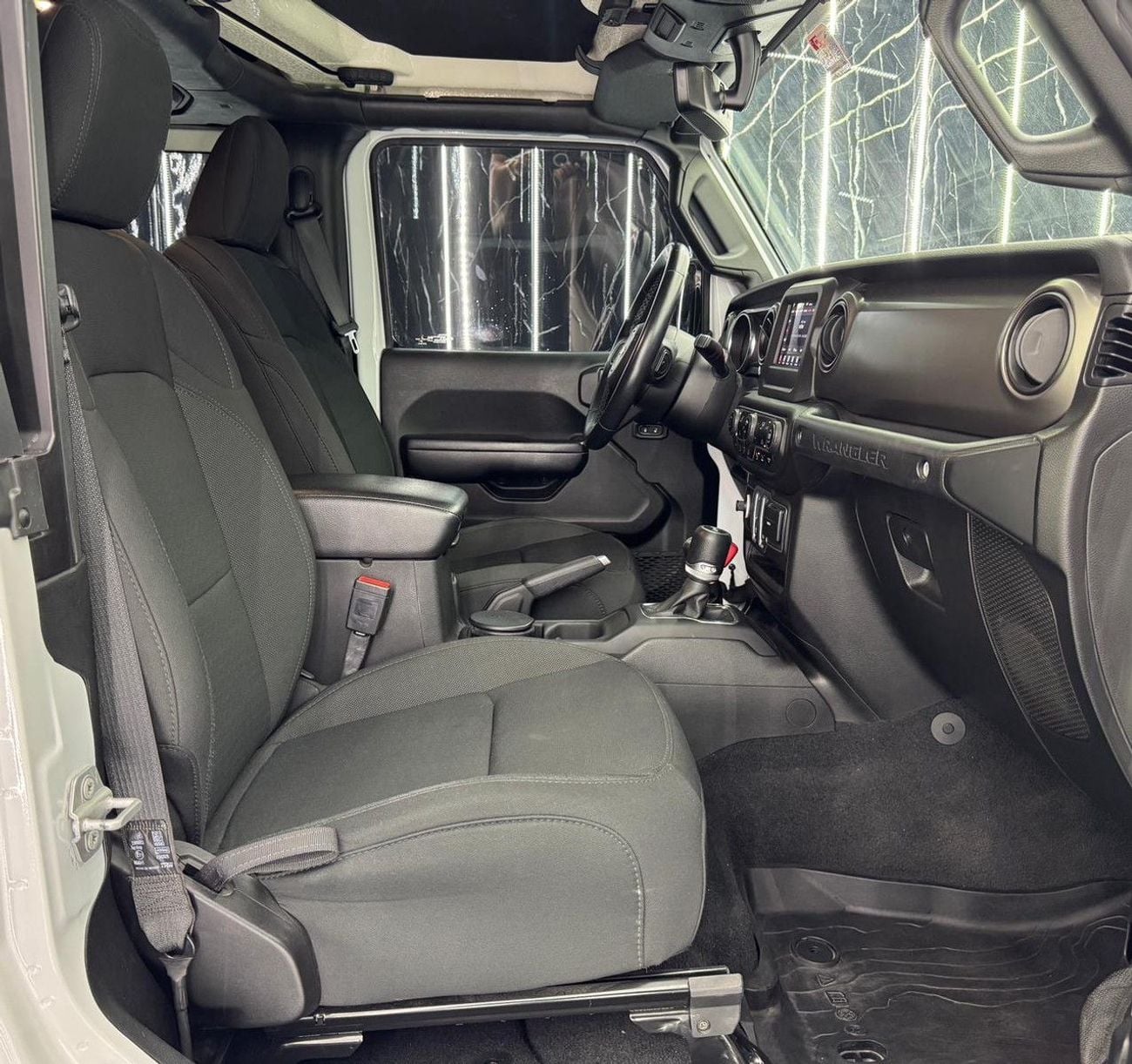 جيب رانجلر SPORT 3.6L A/T (5 Seater)