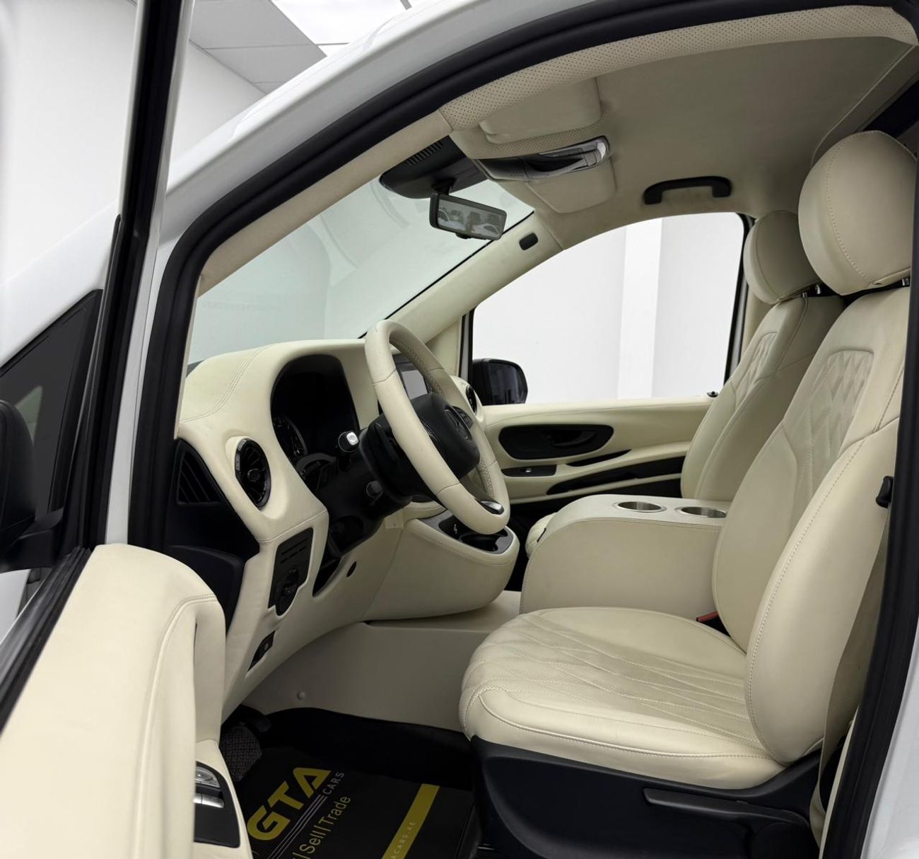 مرسيدس بنز V 250 2022 Mercedes-Benz V250, 1 Year Warranty Unlimited KM, Excellent Condition