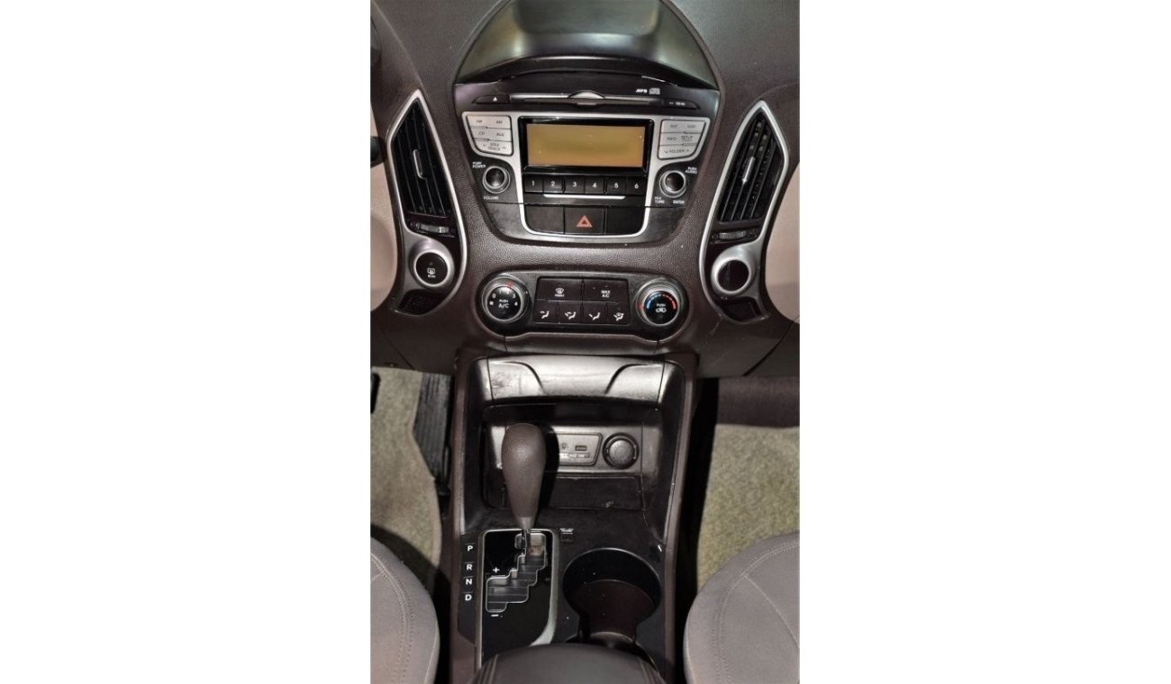 Hyundai Tucson EXCELLENT DEAL for our Hyundai Tucson 2011 Model!! in Black Color! GCC Specs