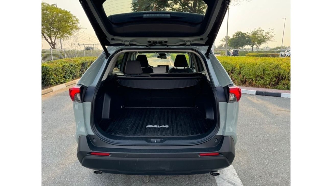 Toyota RAV4 2020 XLE SUNROOF PUSH START AWD US SPEC