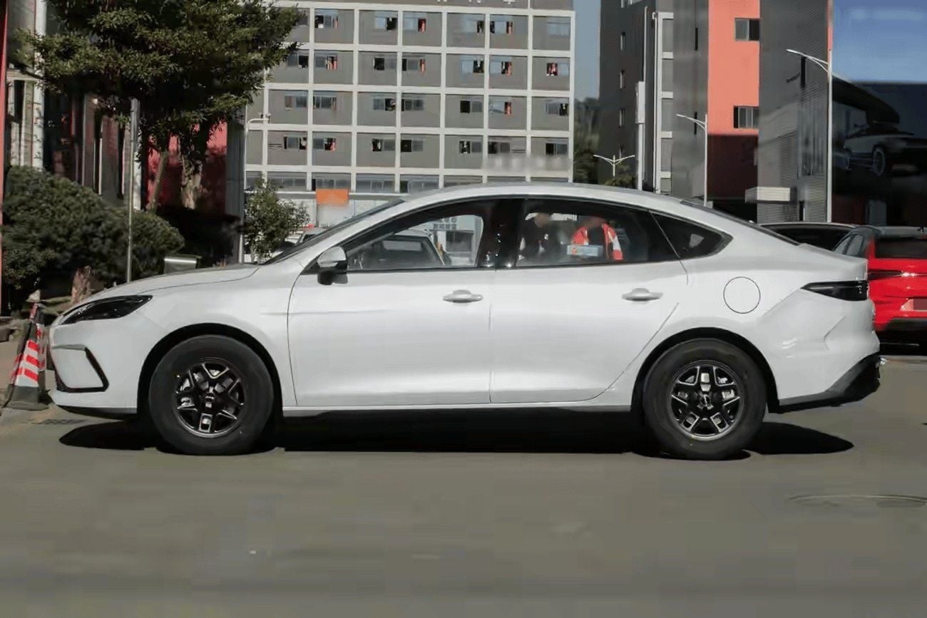 BYD Seal White-white