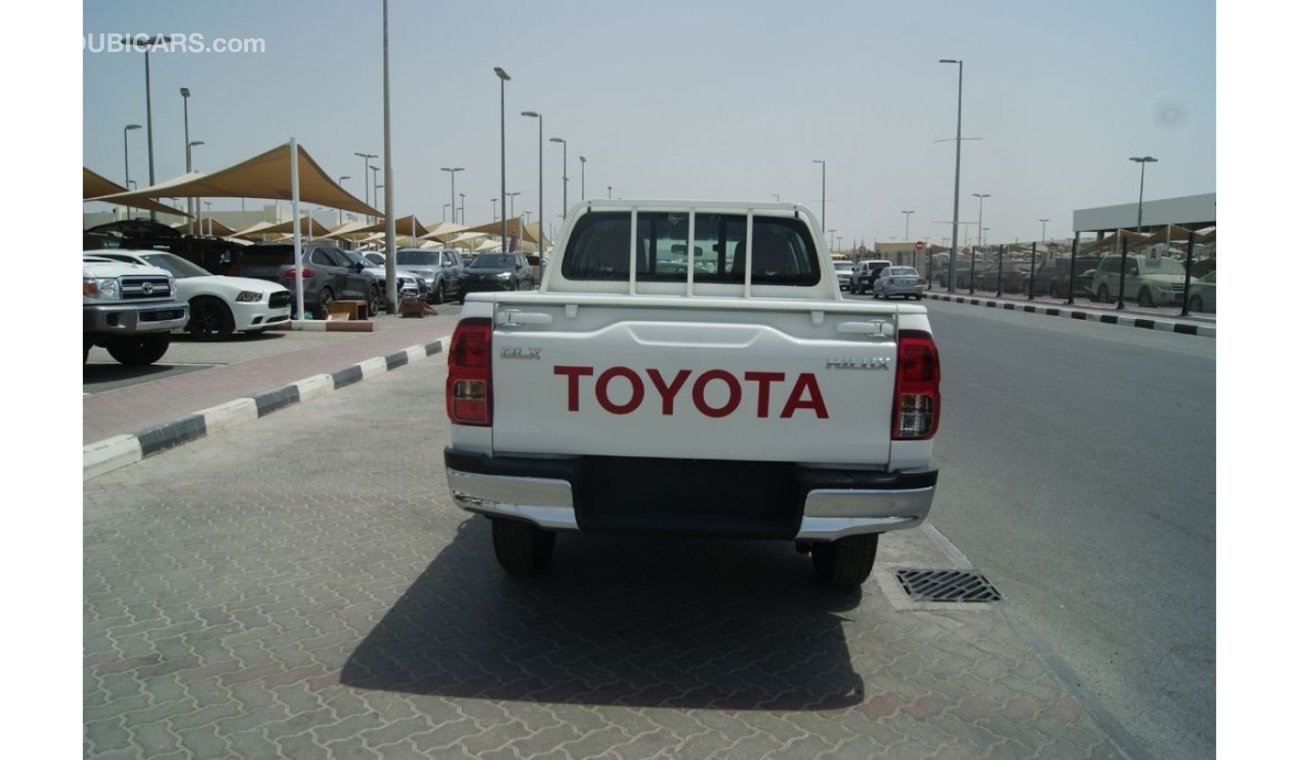 تويوتا هيلوكس 2.4L Diesel Double Cab 4 WD DLX - E Manual (Only For Export Outside GCC Countries)