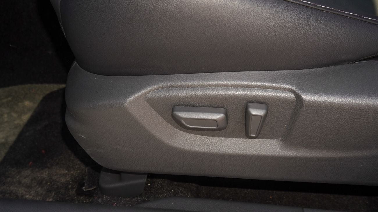 Mitsubishi Eclipse Cross Brand New Mitsubishi EclipseCrossHighline 2025 Export1.5L Petrol 4WD|White/Black|ECLIPSECROSS-GLS-