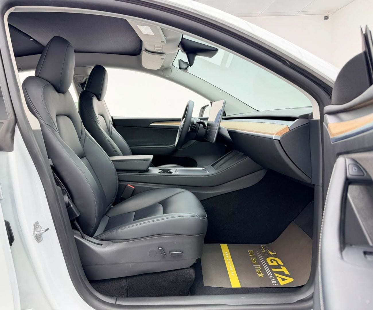 Tesla Model Y LONG RANGE
