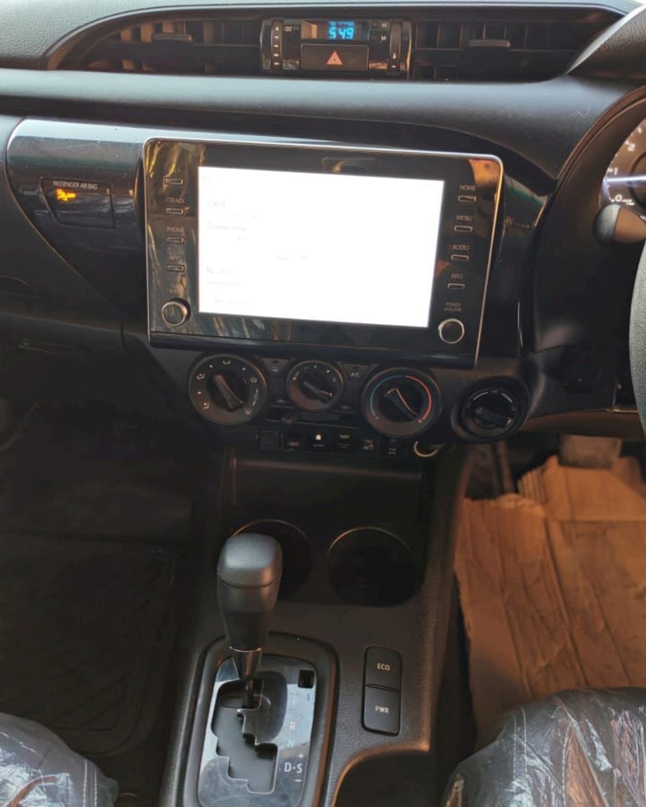 Toyota Hilux Toyota Hilux 2022MODEL 2.8 Diesel engine 4WD 4x4 Colour White Transmission Automatic Interior.Black 