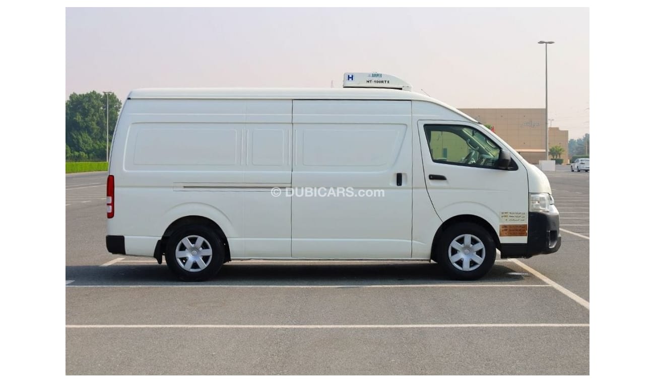 Toyota Hiace GL - High Roof LWB 2016 | 2.7L Chiller Van | M/T - RWD - GCC Specs - Well Maintained Van | Book Now