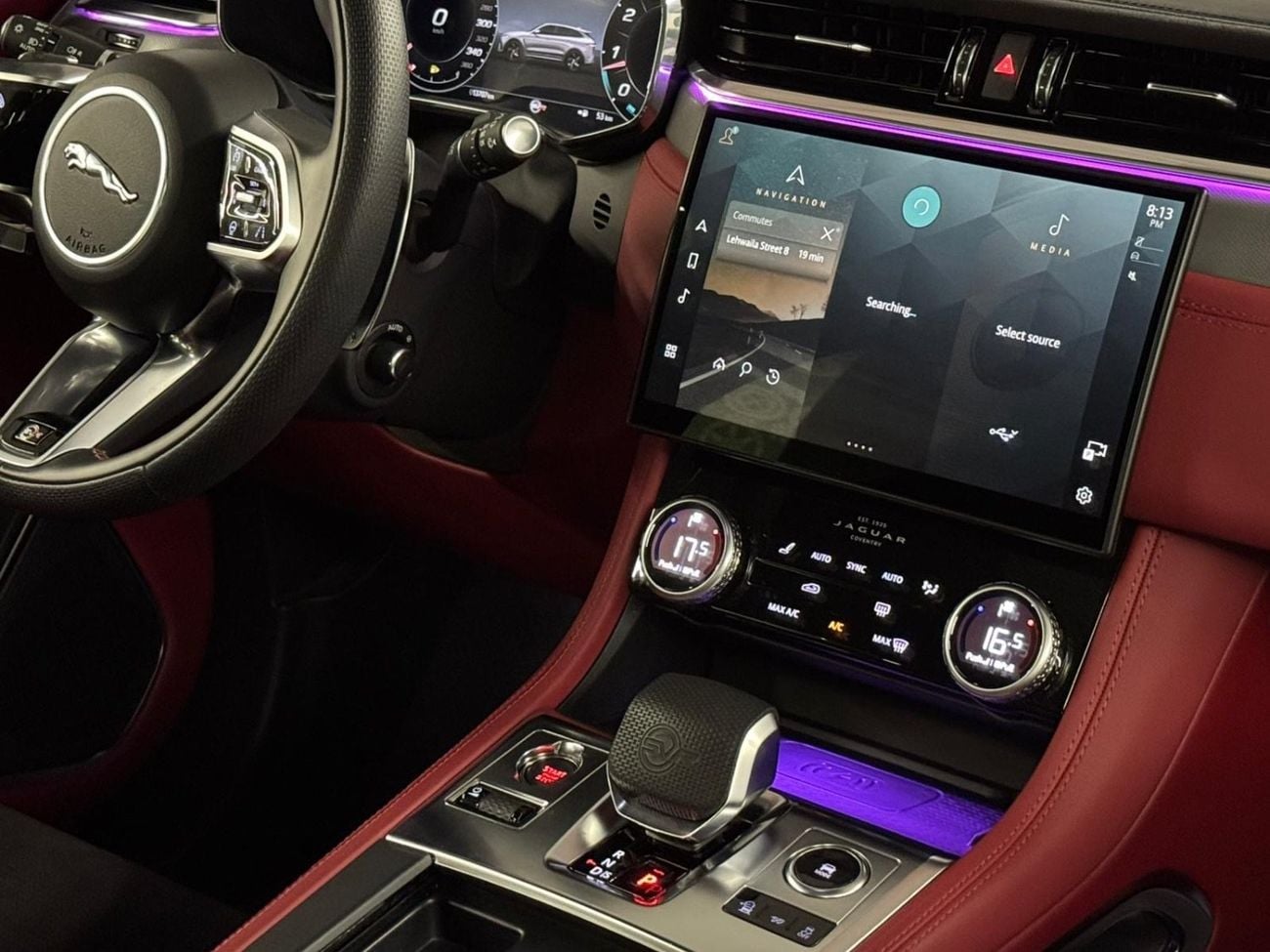 جاكوار F بيس SVR 5.0L