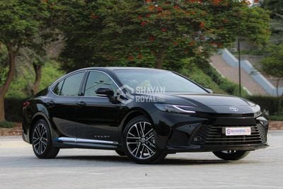 Toyota Camry LHD LE 2.5L HEV FWD AT WITH PANORAMIC SUNROOF 25MY