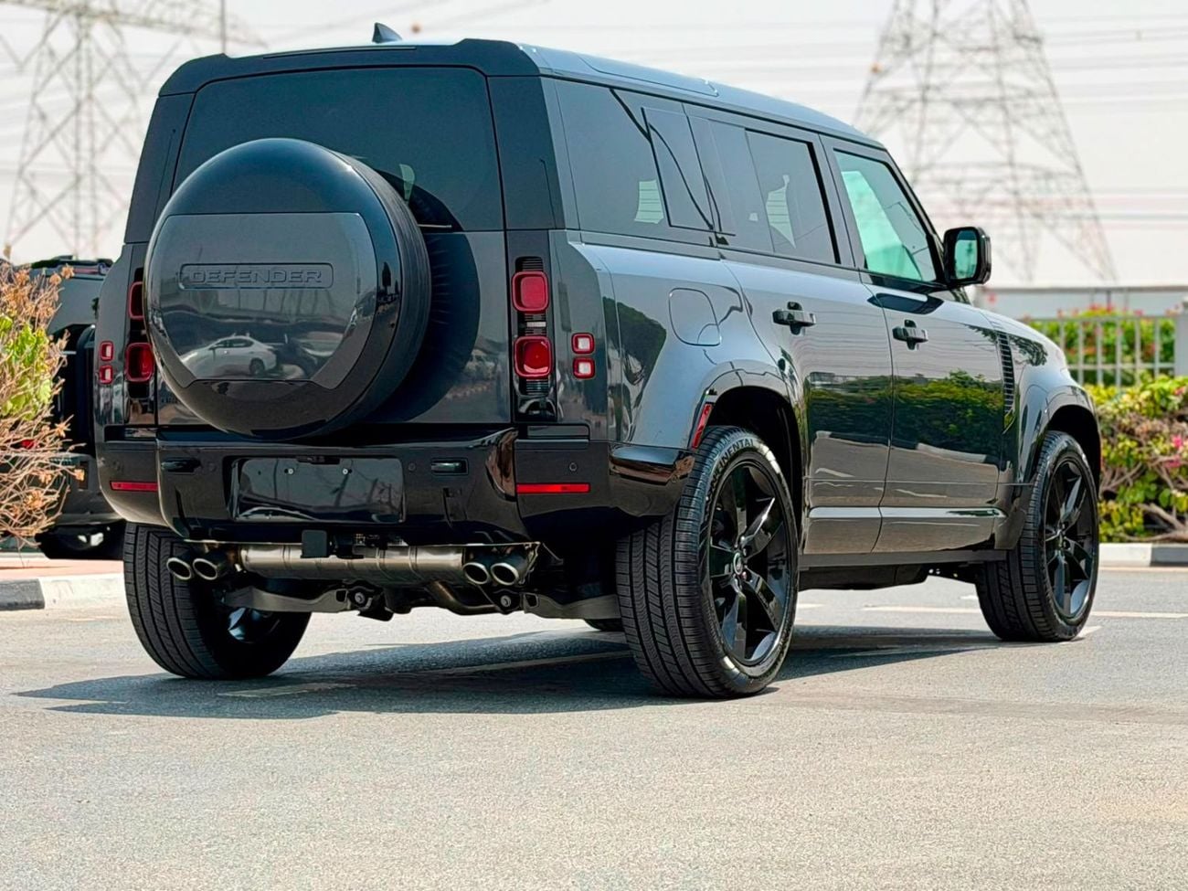 Land Rover Defender P500 X-DYNAMIC SE