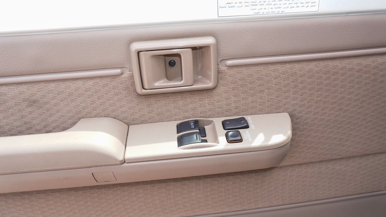 Toyota Land Cruiser Pick Up