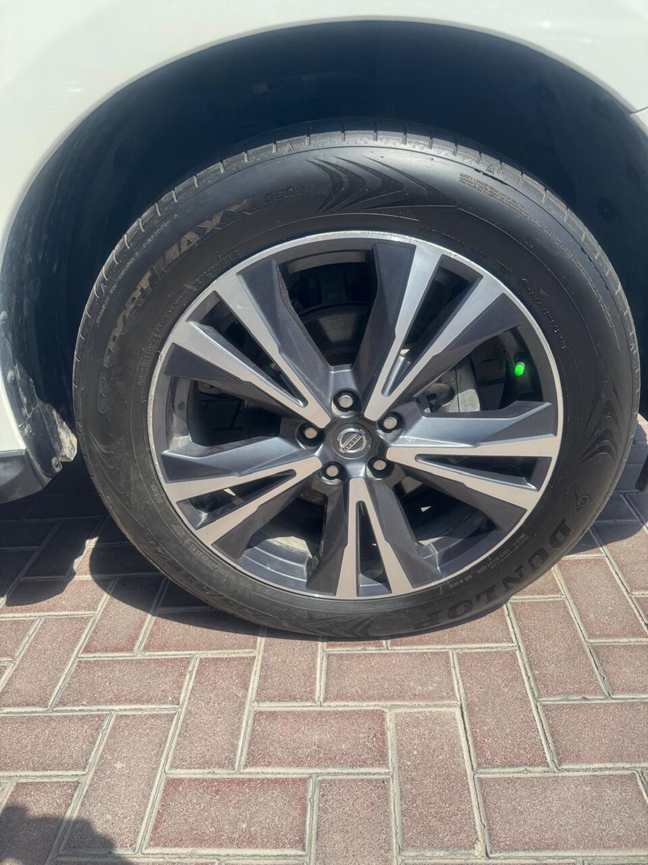 Nissan Pathfinder SV, 3.5cc, Sunroof, Leather Seats,Navigation, Adaptive Cruise Control, MY2020