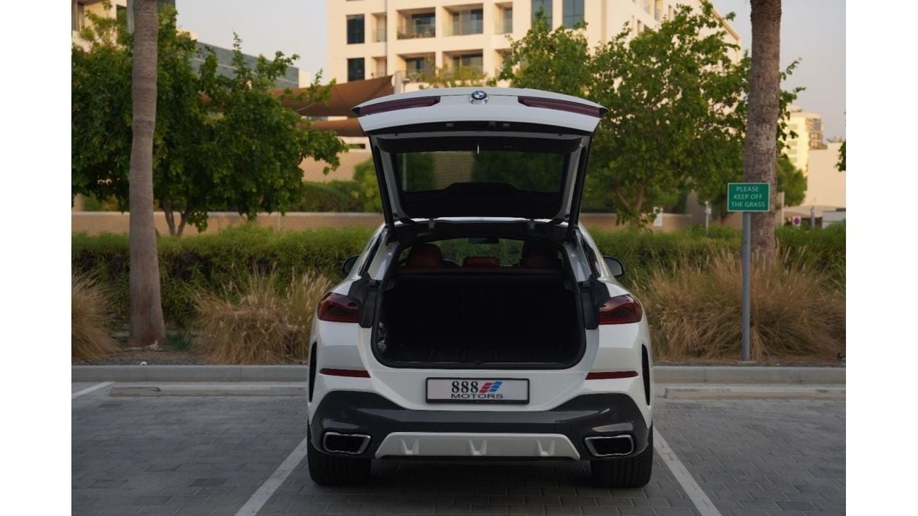 BMW X6M 2022 BMW X6 X-Drive 50i 4.4L GCC V8 M-Kit Carbon Fiber