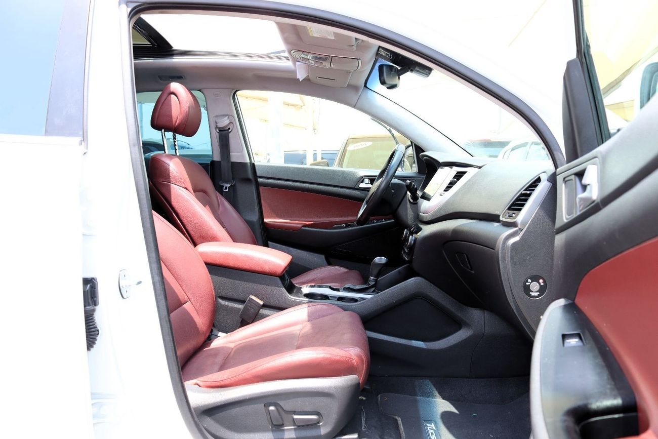 Hyundai Tucson GLS Plus ACCIDENTS FREE - GCC- GTLINE - FULL OPTION - ORIGINAL PAINT - PERFECT CONDITION INSIDE OUT