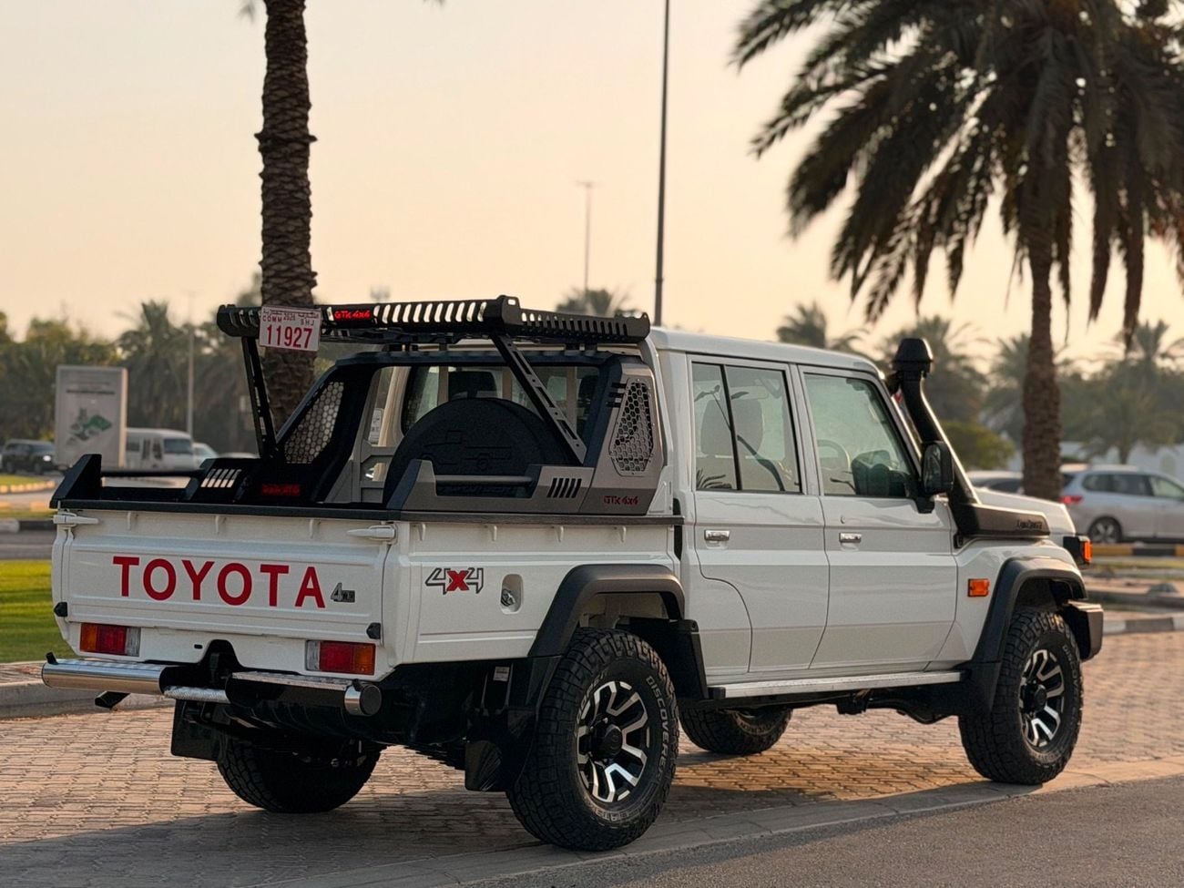 تويوتا لاند كروزر بيك آب 79 series
