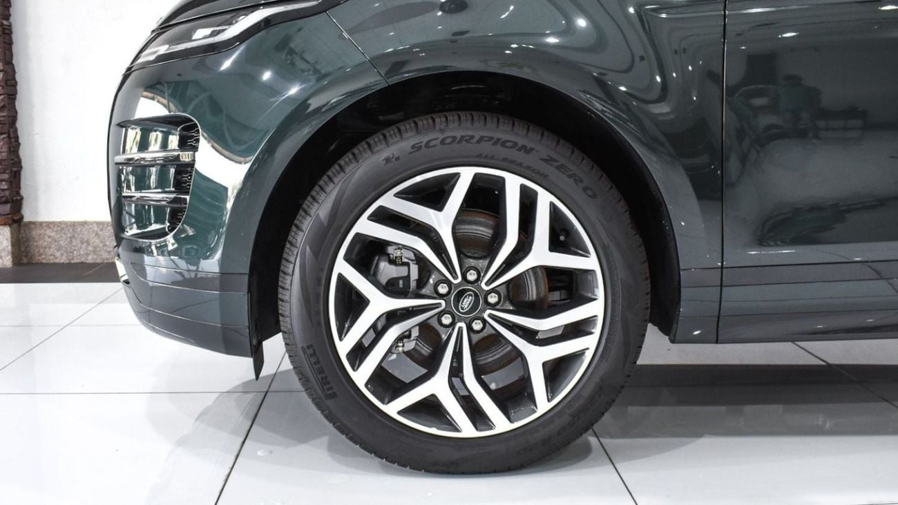 Land Rover Range Rover Evoque SE P250 R DYNAMIC 2023. FIVE YEARS WARRANTY!! THREE YEARS SERVICE CONTRACT