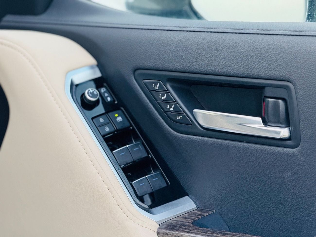 Toyota Land Cruiser Zx top of the range