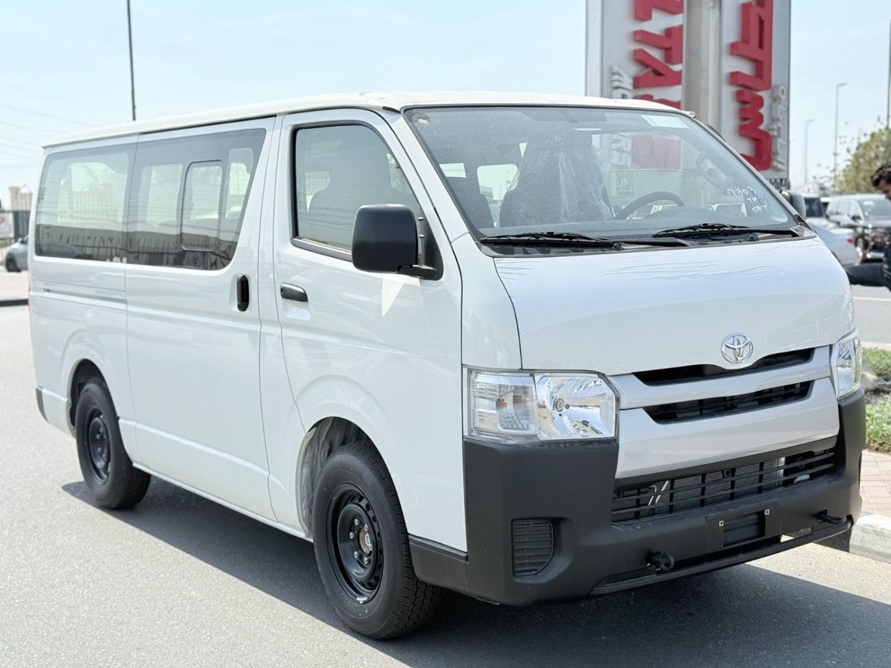 Toyota Hiace 2025 Toyota Hiace Standard-Roof 15-Seater 2.7L 4-Cyl Petrol M/T RWD (Old-Shape) Africa Only