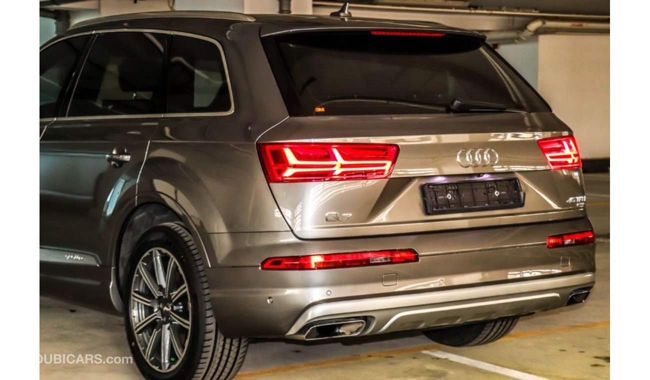 Audi Q7 Audi Q7 2016 GCC under Agency Warranty with Zero Down-Payment.