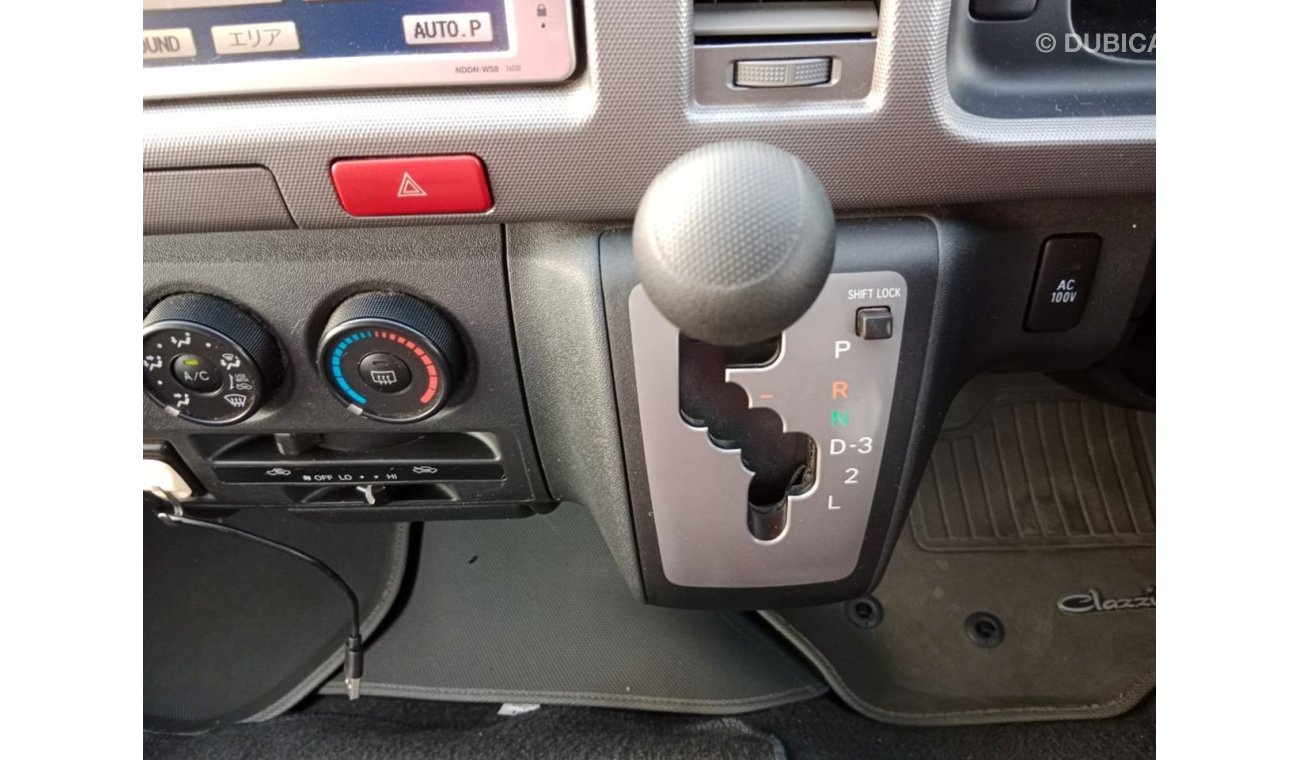 Toyota Hiace TOYOTA HIACE VAN RIGHT HAND DRIVE (PM1430)