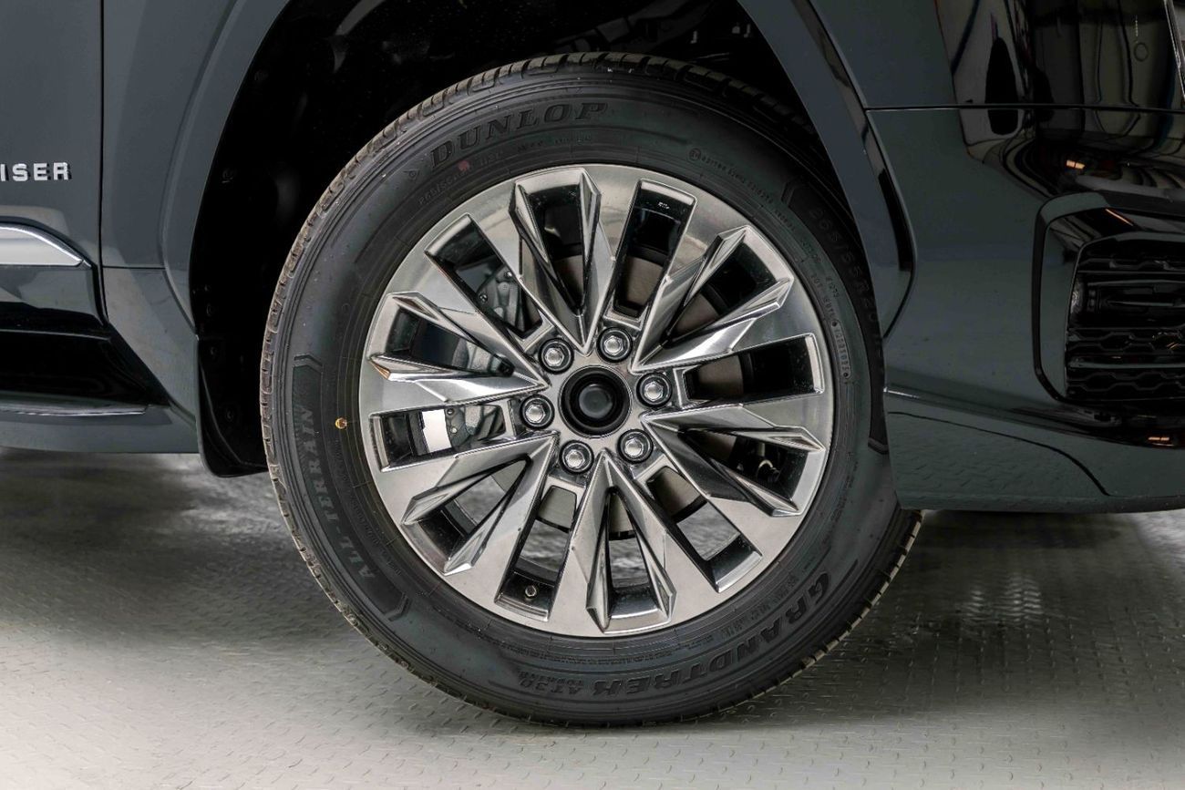 تويوتا لاند كروزر GXR S 4.0L - Attitude Black Inside Beige | Export Onl