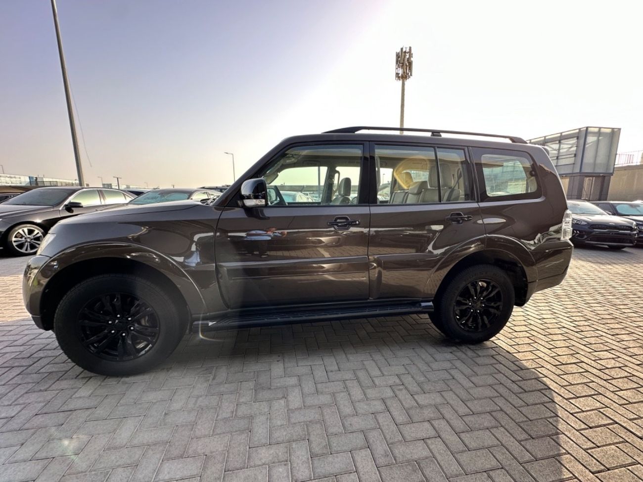 Mitsubishi Pajero GLS Highline Top