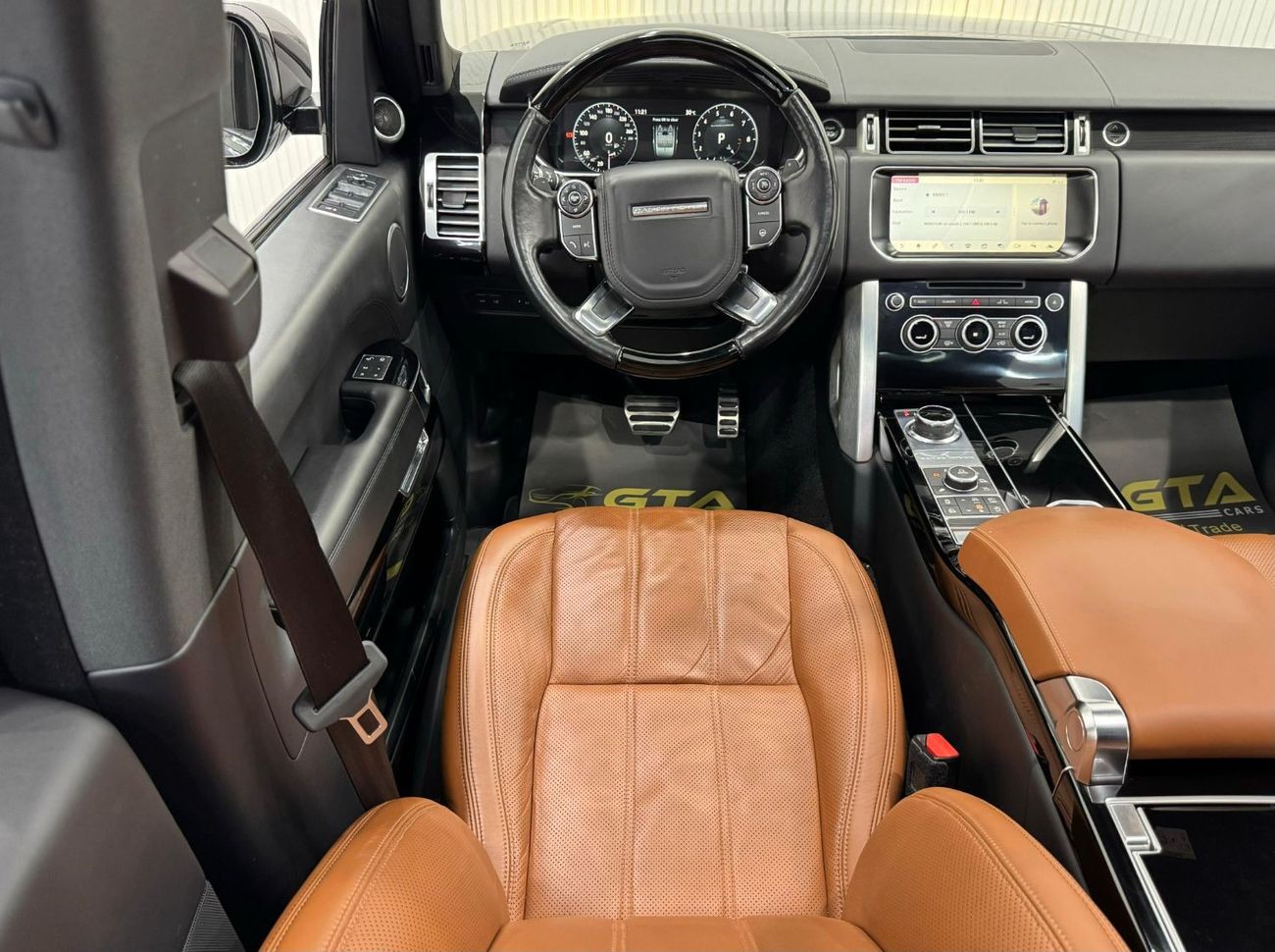 Land Rover Range Rover Vogue 5.0L 2017 Range Rover Vogue SE LWB V8, Aug 2028 Al-Tayer Service Package, 1 Year Warranty, GCC