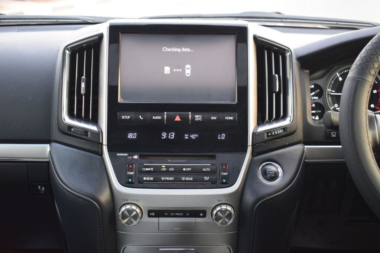 Toyota Land Cruiser 2018 TOYOTA LAND CRUISER  VX V8