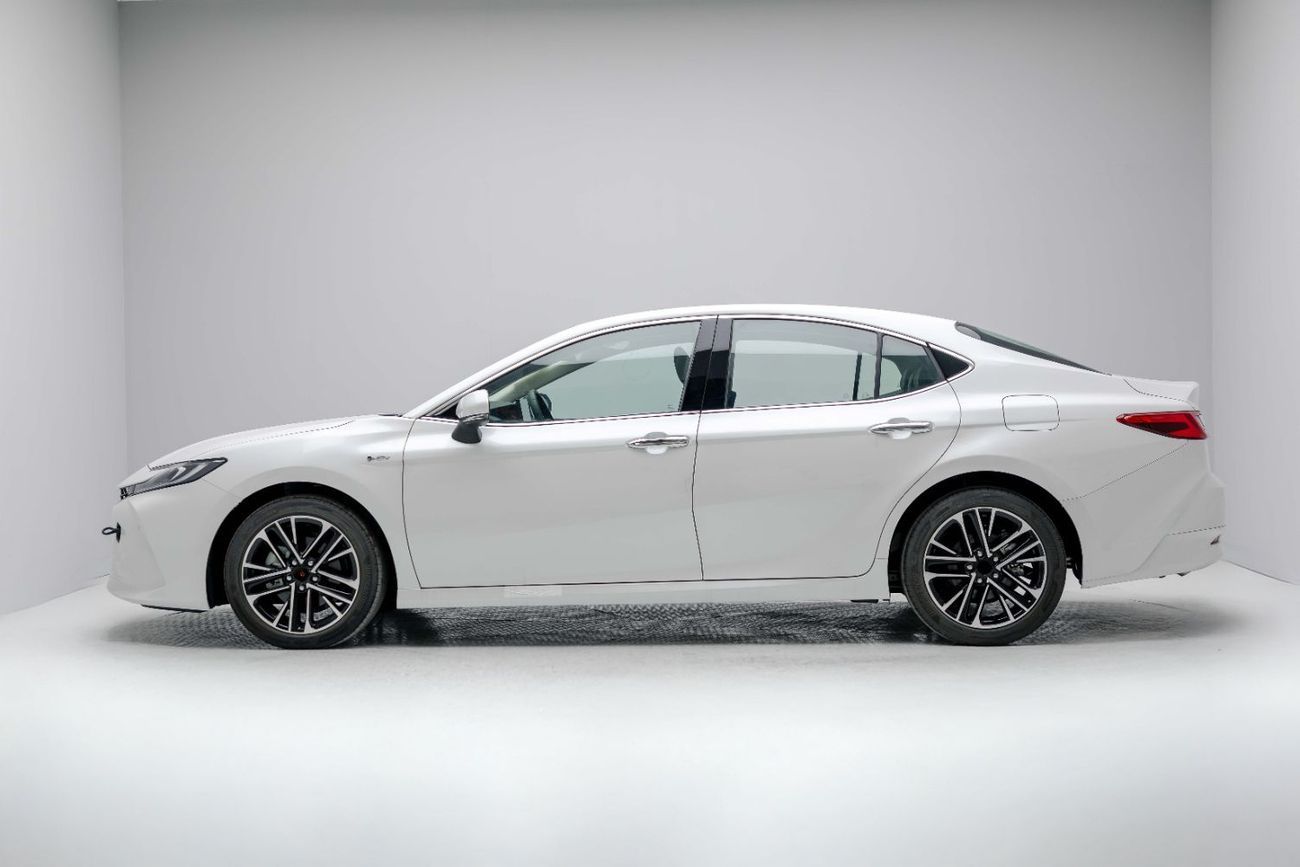 تويوتا كامري Premium 2.5L - Hybrid - White Inside Black | Export Only