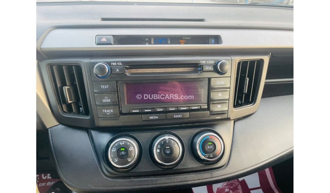 Toyota RAV4 AWD leather seats