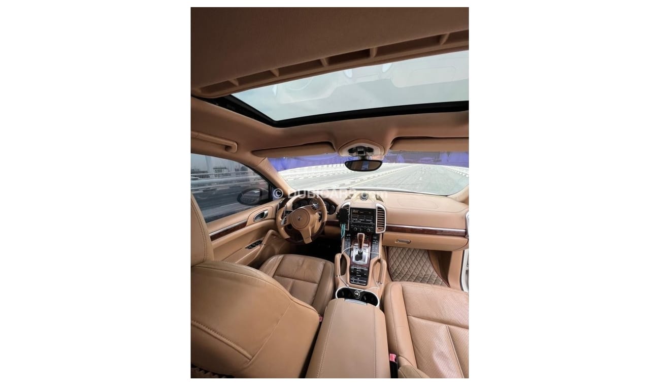 Porsche Cayenne PORSCHE FULL OPTION CLEAN CAR DUBAI PASS