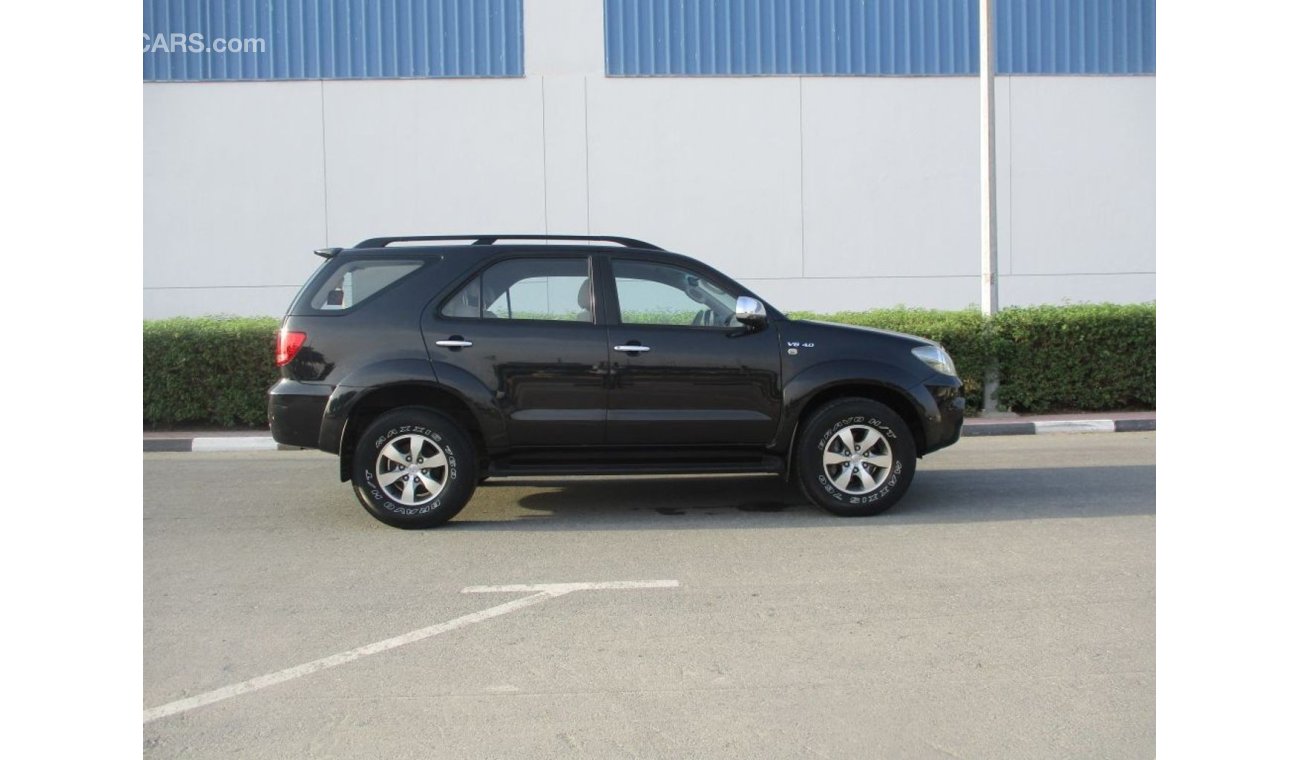 Toyota Fortuner Toyota Fortuner 2006 gulf V6 original paint 100%  ,full services history