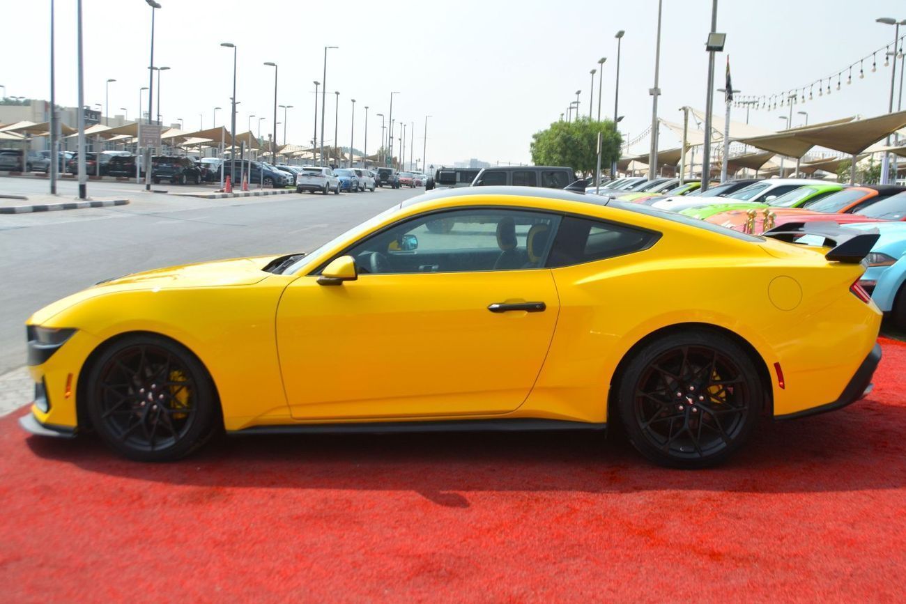 Ford Mustang EcoBoost 2.3L Coupe A/T BEAUTIFUL YELLOW MUSTANG