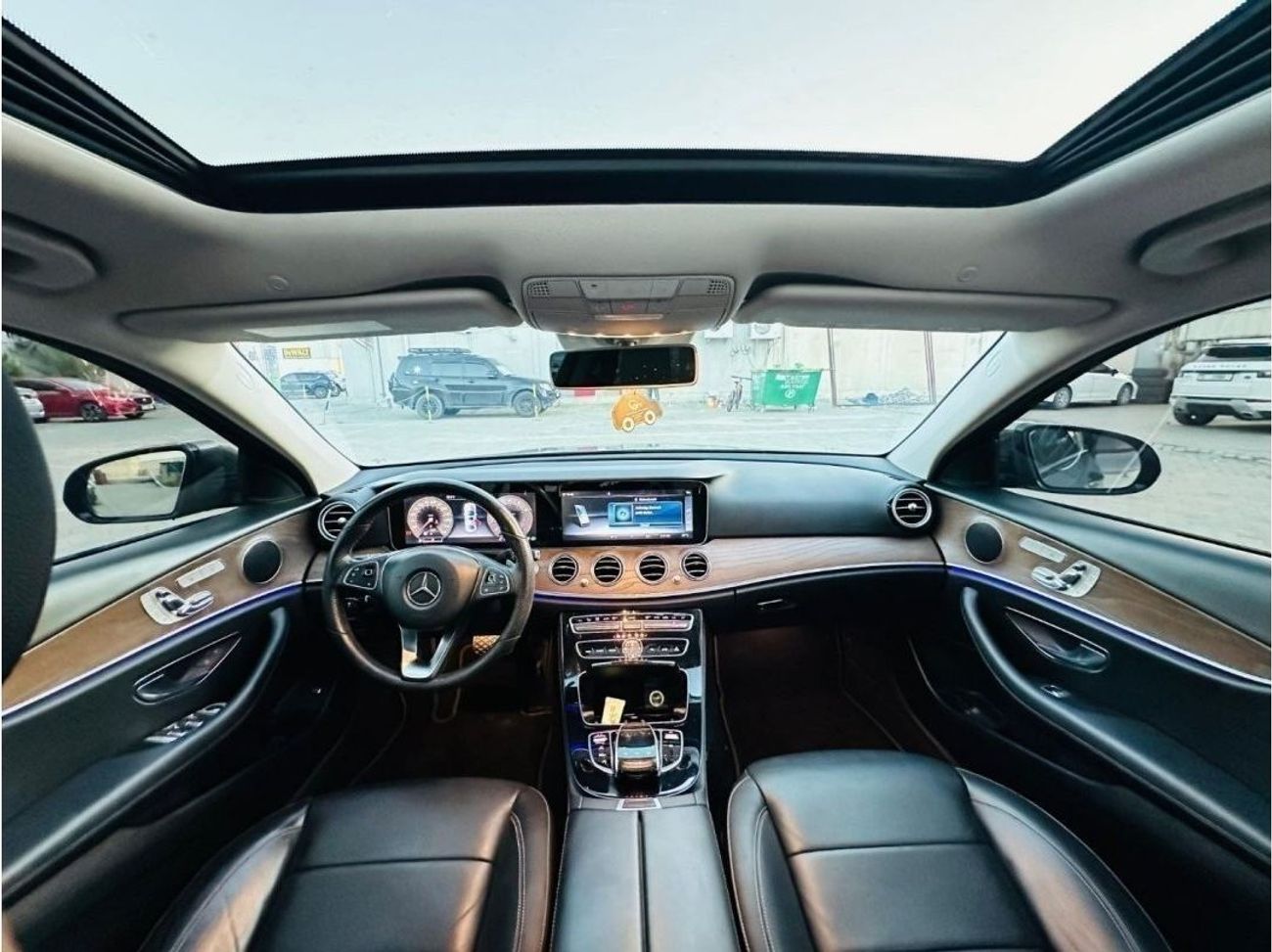 Mercedes-Benz E300 Std AED 2060 PM MERCEDES-BENZ E300 0% DP WELL MAINTAINED