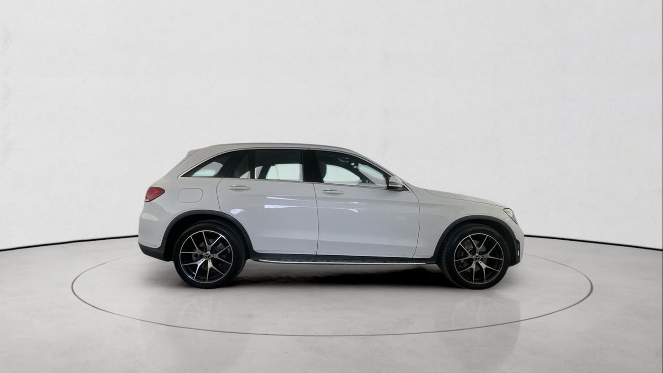 مرسيدس بنز GLC 200 2.0 MHEV GLC 200 4MPREMIUM PLUS AUTO | شامل الضمان | 0 ﺪﻔﻋﺓ ﺃﻮﻟﻯ
