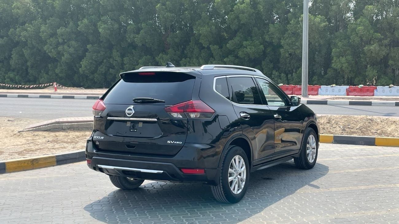 نيسان روج SV (NON GCC)