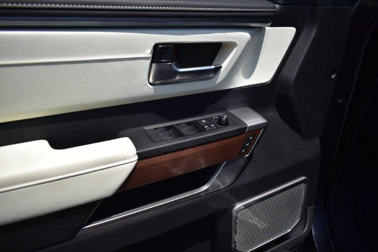 Toyota Sequoia Capstone Hybrid V6 3.5L Turbo 4WD