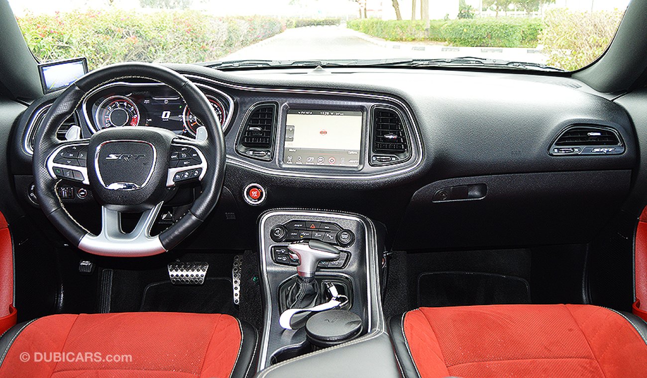 Dodge Challenger 2015 SRT, 392 HEMI, 6.4L V8 GCC with 2 Years or 100,000km Warranty
