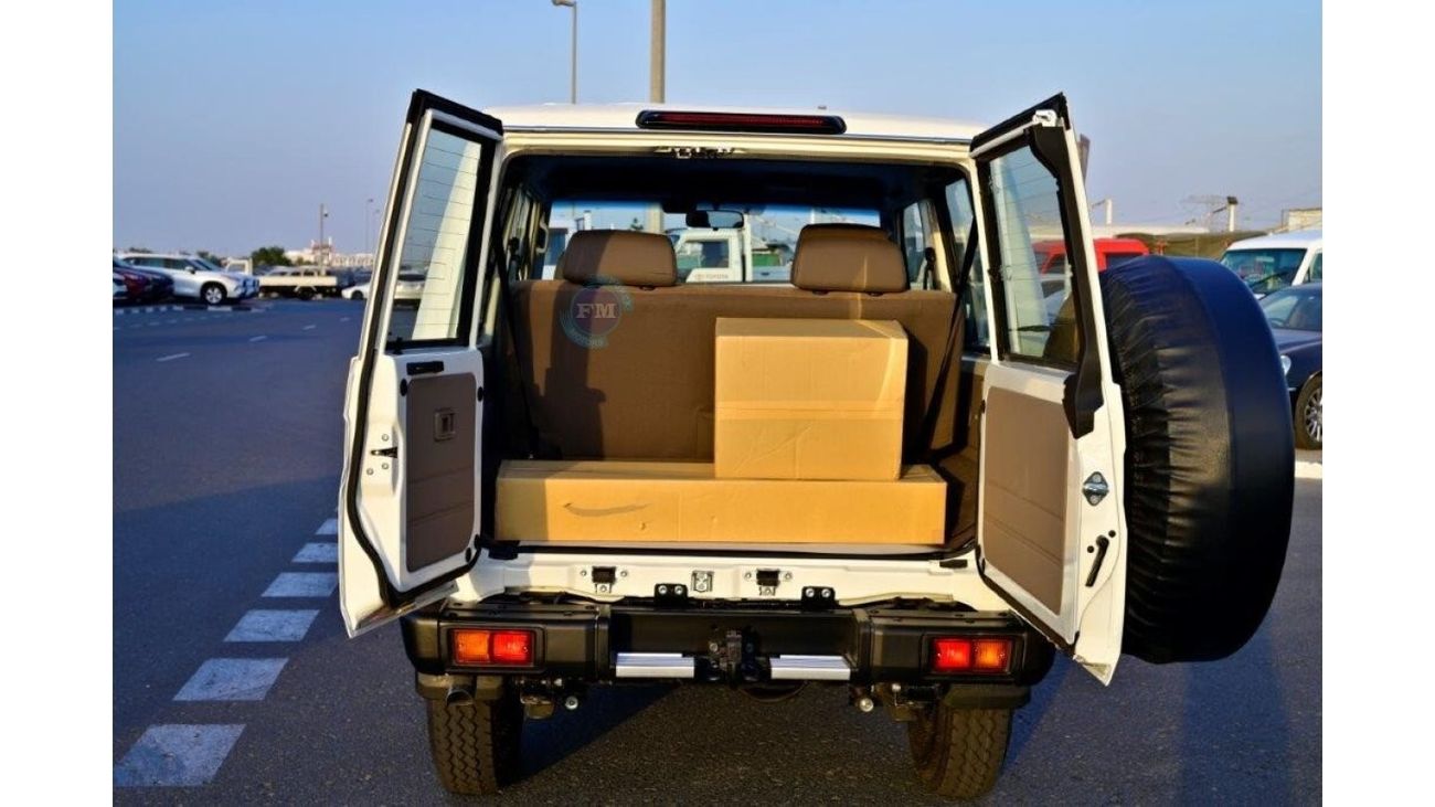 Toyota Land Cruiser 70 DLX