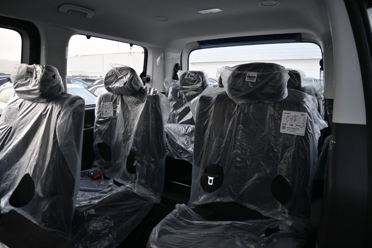 Hyundai Staria Hyundai Staria 3.5L Petrol, Van 9 Seats, Color White, Model 2024