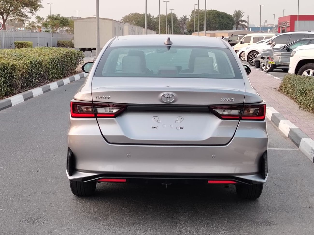 تويوتا يارس 1.5L E