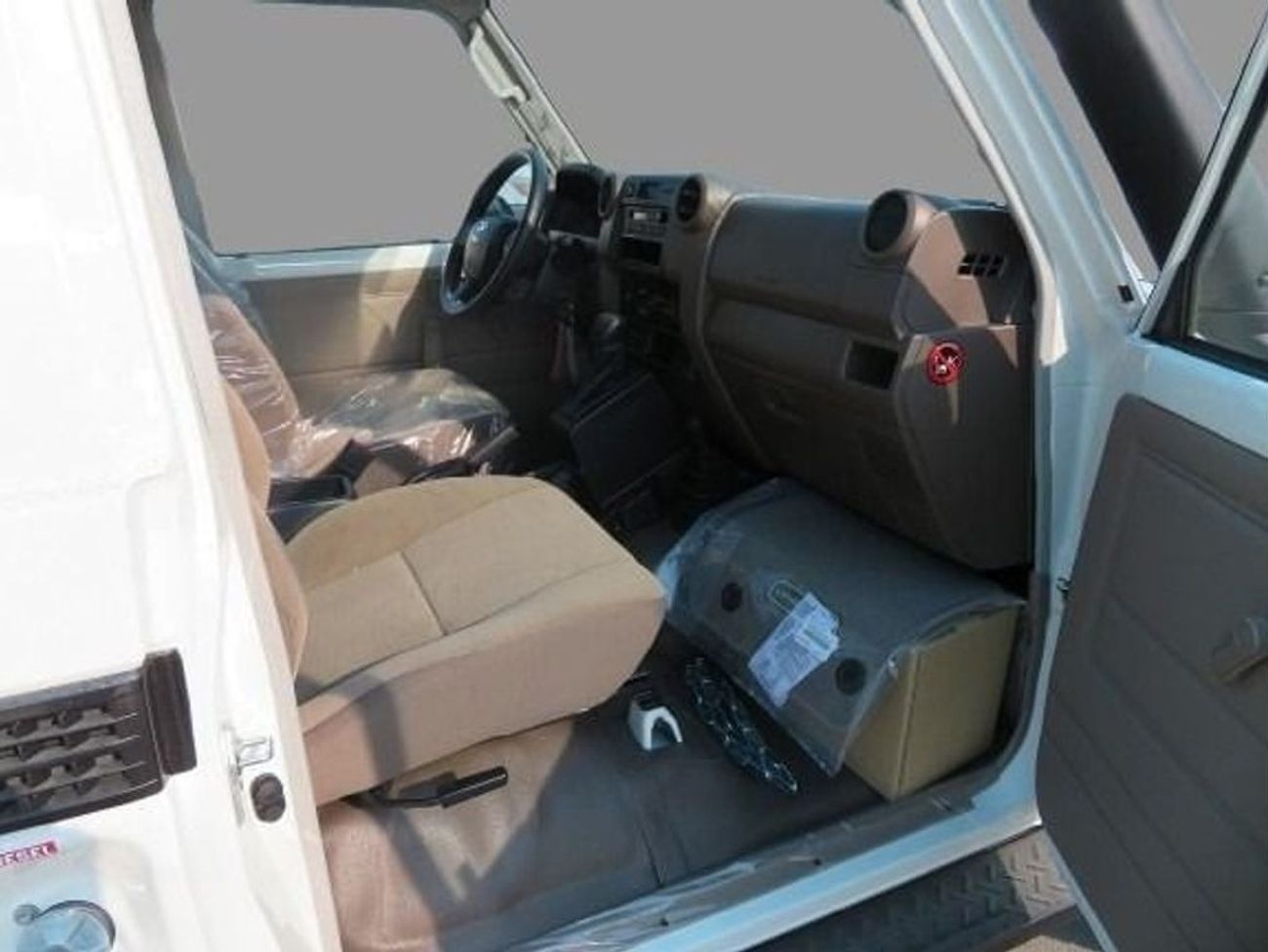 تويوتا لاند كروزر بيك آب LC 79 2.8 T/DSL STD- E A/T