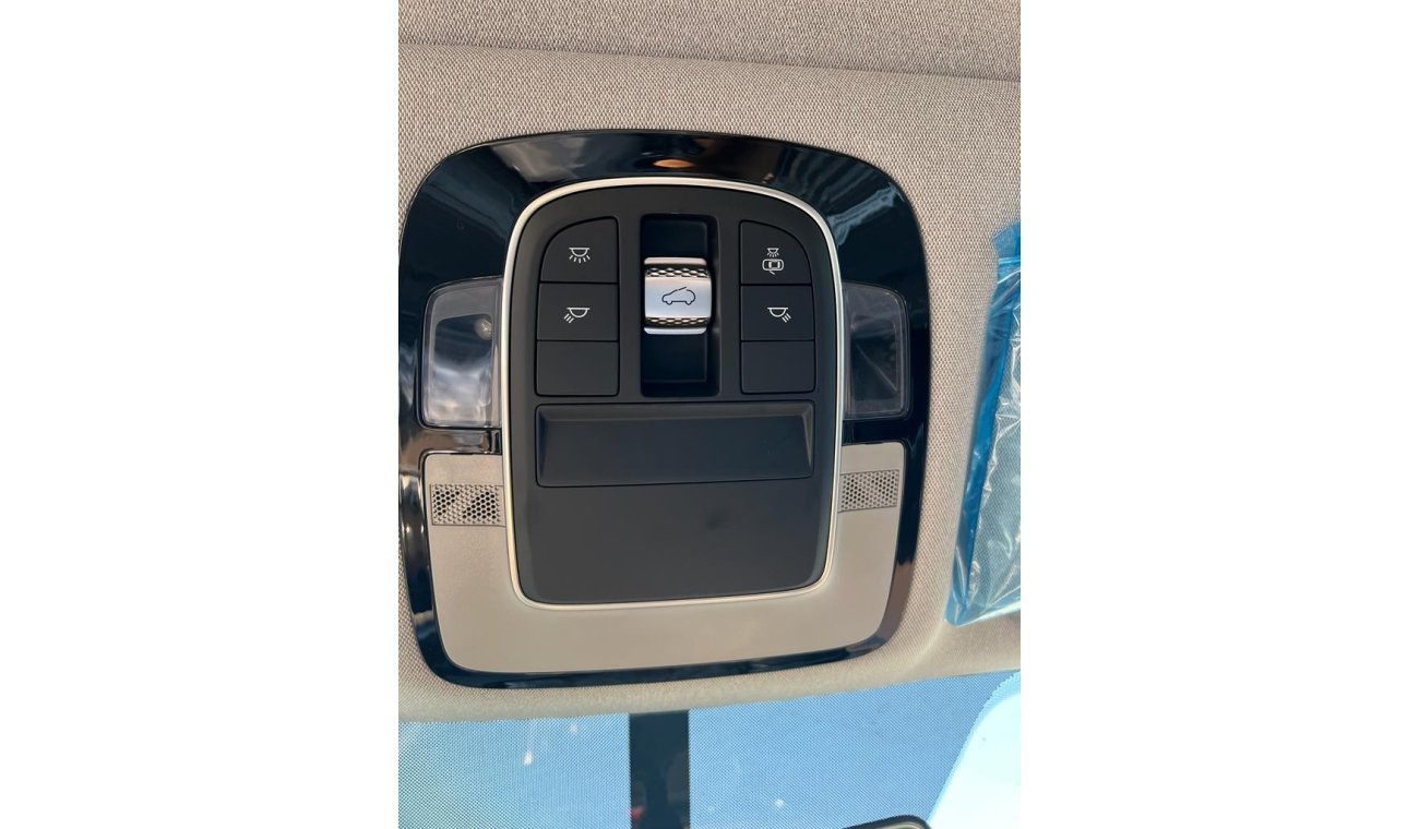 New Hyundai Santa Fe 3.5 L,Full option , 4x4 , panoramic roof , big